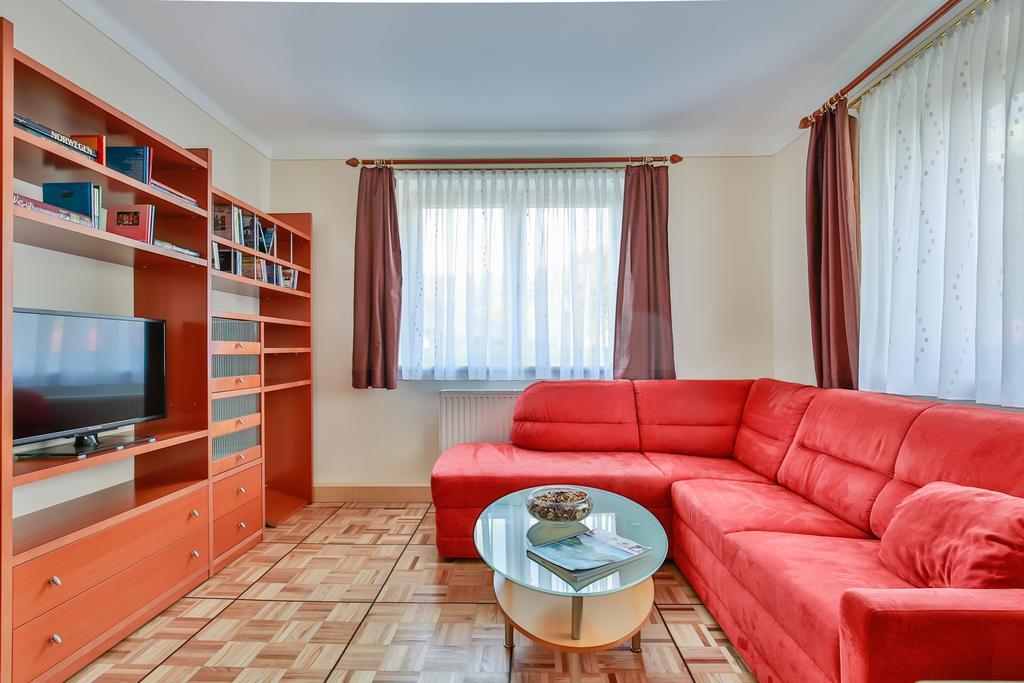 Apart Dirndltal Loich المظهر الخارجي الصورة